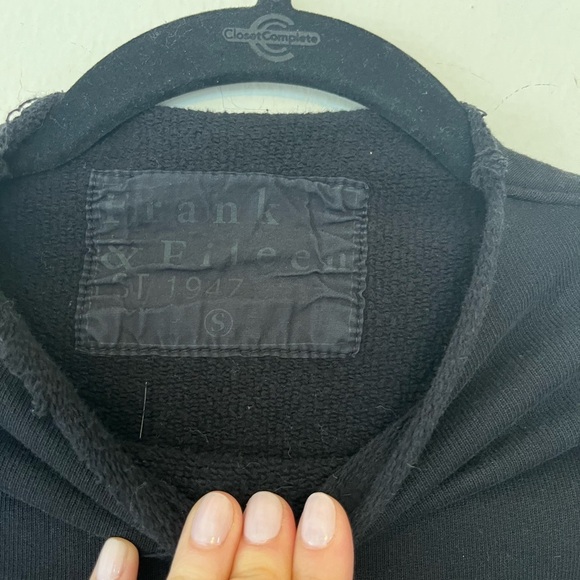 Frank & Eileen Effie Long Sleeve Funnel Neck Caplet Sweatshirt Size S Black - Picture 3 of 5